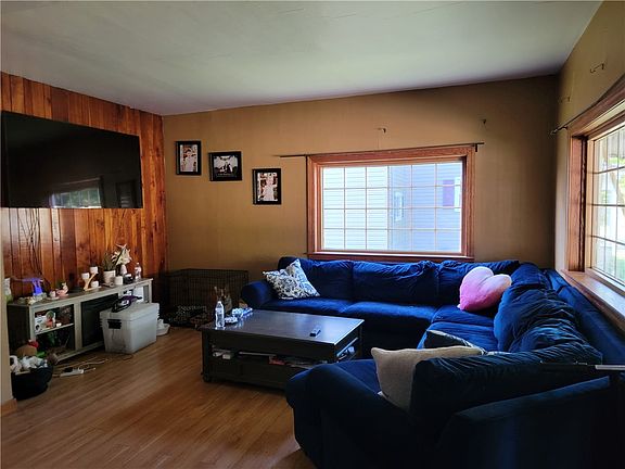 2nd image of 303 Ashland Ave