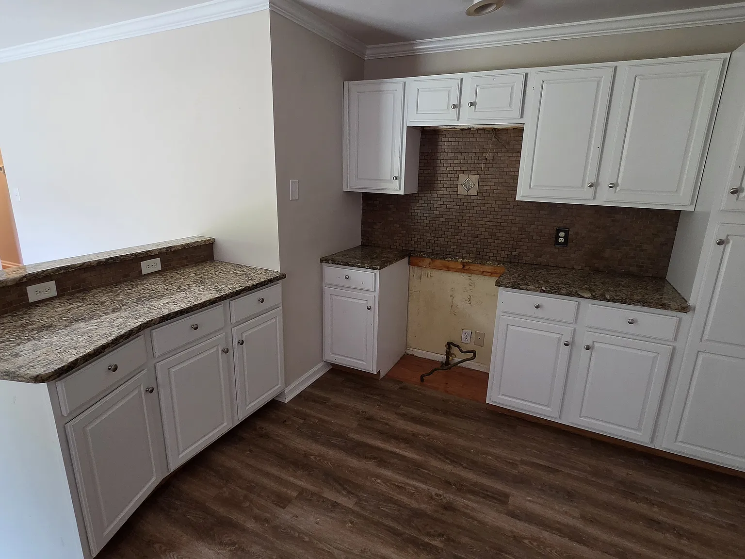 3 bed, 1696 sqft, $1,700 — Photo 2