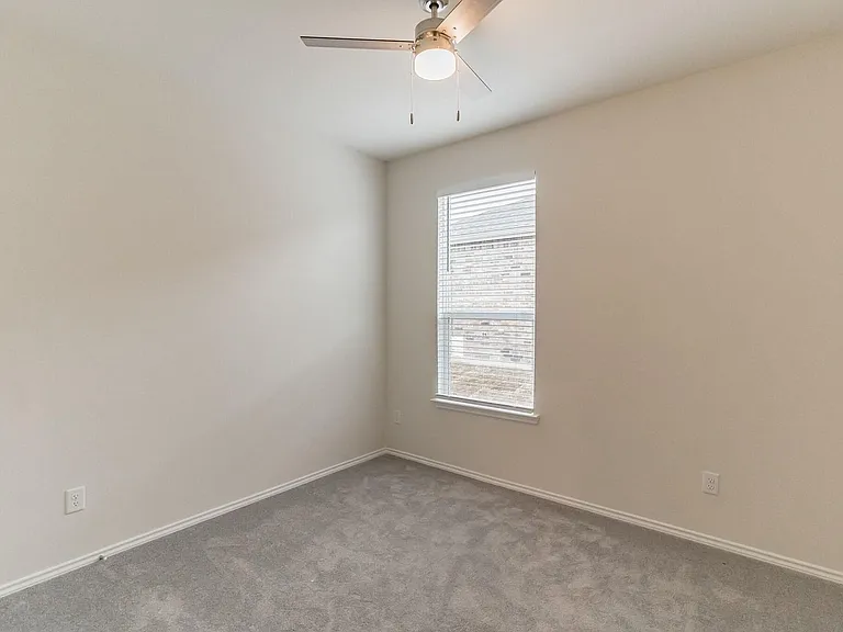 804 Cormorant St — Photo 16
