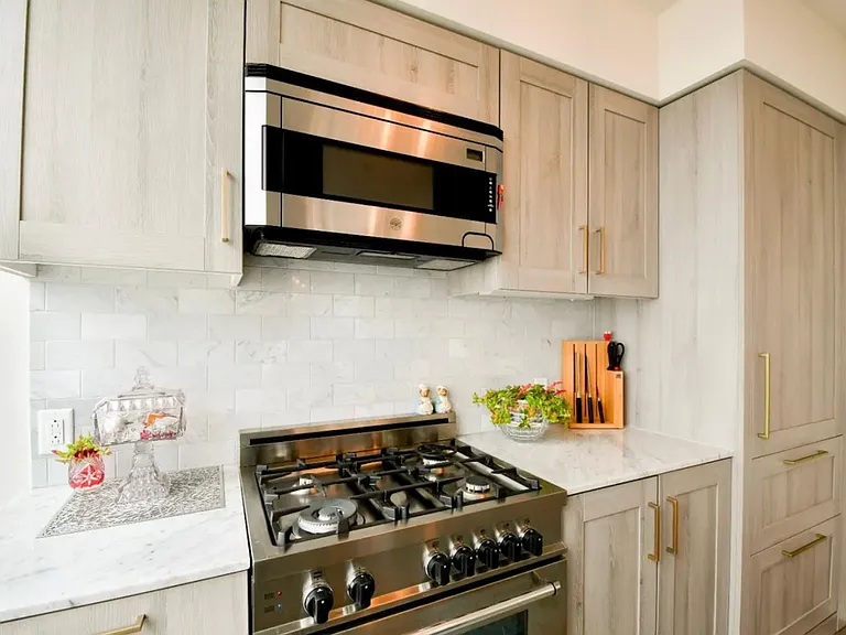 401 Harrison St — Photo 15