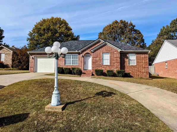 206 Summerwood Dr, Searcy, AR 72143