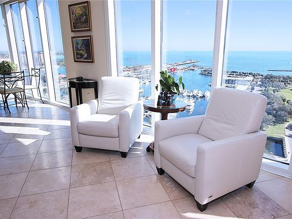 4th image of 1 Beach Dr SE Unit 1906