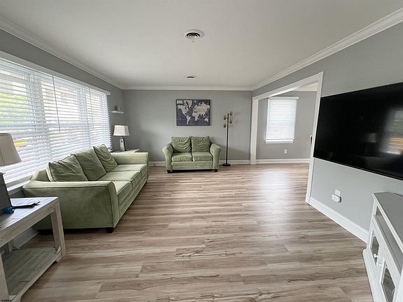 4th image of 103 N Belmont Ave