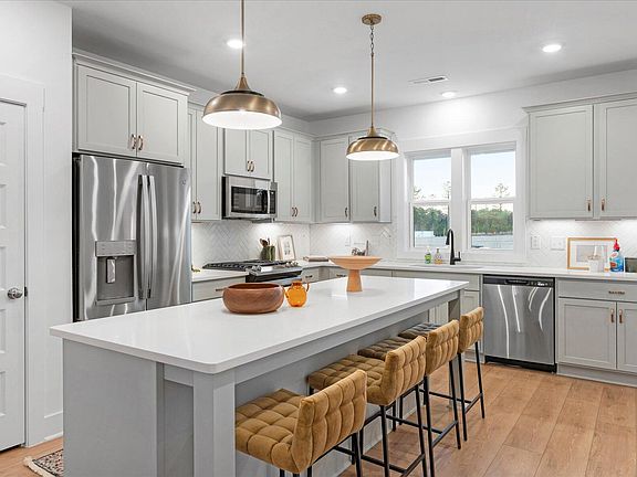 5th image of 2801 Mar Bonita St