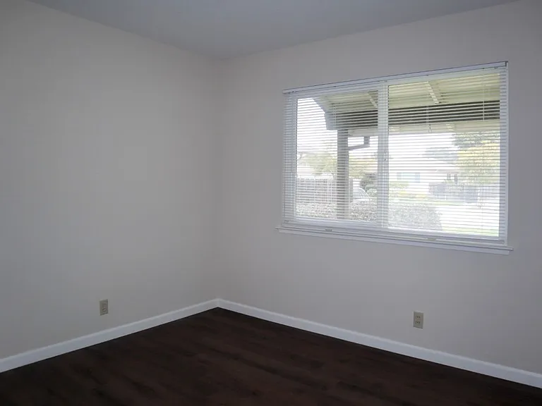 37051 Shasta St — Photo 11