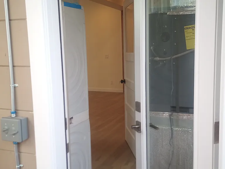 Utility room view 3