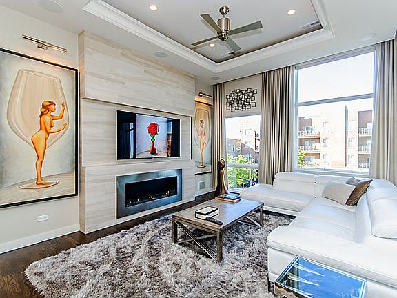 2nd image of 2037 W Division St #202