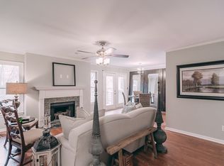 222 Hillsboro Pl, Nashville, TN 37215