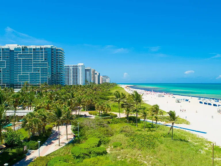 Ocean Dr — Photo 110