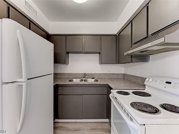 5th image of 625 S Royal Crest Cir Unit 11