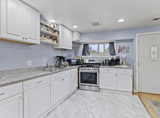 3923 S 41st St, Greenfield, WI 53221
