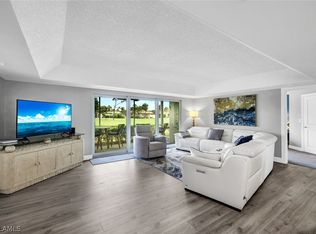 296 Winners Cir APT 3, Naples, FL 34112