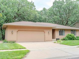 916 N Savannah Dr, Sioux Falls, SD 57103