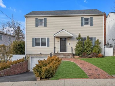 29 3rd Avenue, Port Washington, NY, 11050