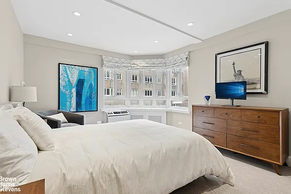 Rented by Brown Harris Stevens | media 8