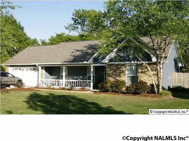 2nd image of 213 Windsor Ln
