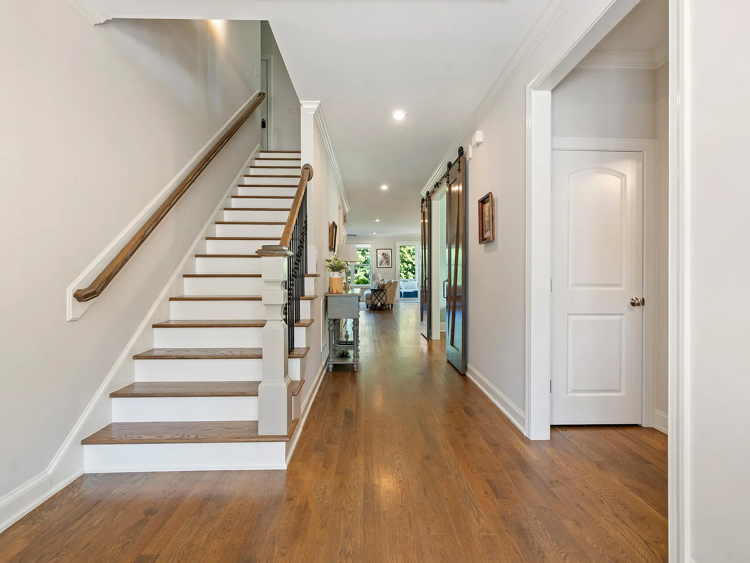 5 bed, 3.0 bath, $4,950 — Photo 4
