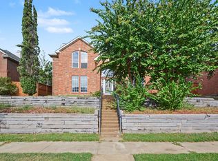 2406 Manchester Dr, Carrollton, TX 75006