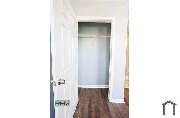 Building Photo - 1802 N Calvert St #2