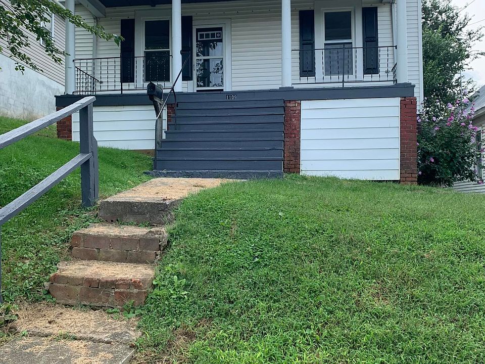 1st image of 1109 12th St SE