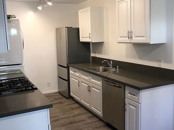 2nd image of 949 Euclid St APT 4
