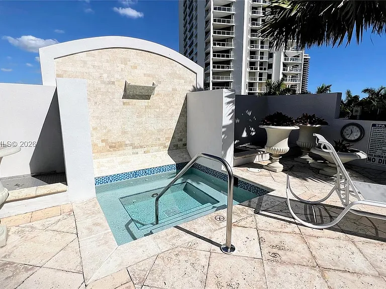 19400 Turnberry Way #1132 — Photo 33