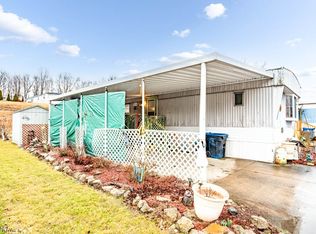 37 Beaver Creek Dr SW, Warren, OH 44481