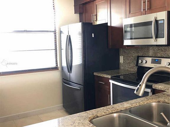 3rd image of 1522 Whitehall Dr APT 304