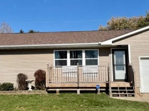 716 9th Ave SE, Dyersville, IA 52040