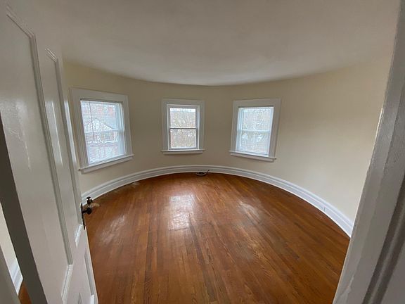 5th image of 12 Putnam Ave #4