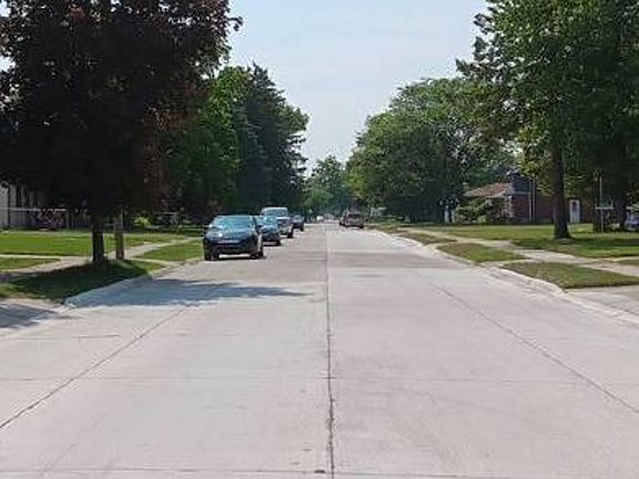 Exterior Neighborhood (street photo)