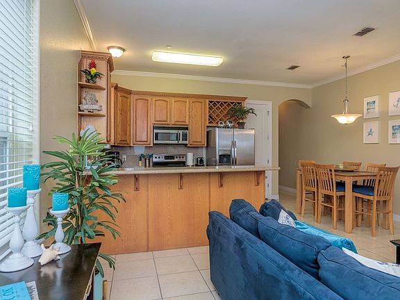 4th image of 130 E Retama St #1