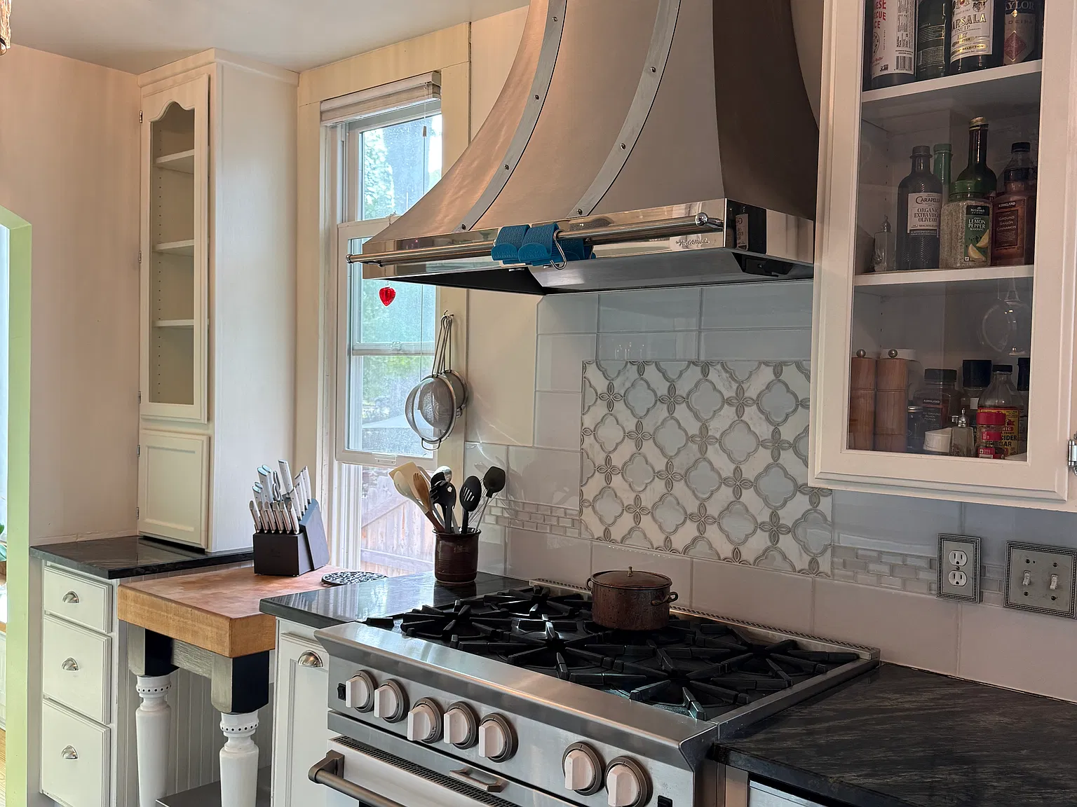 4 bed, 2950 sqft, $3,995 — Photo 3