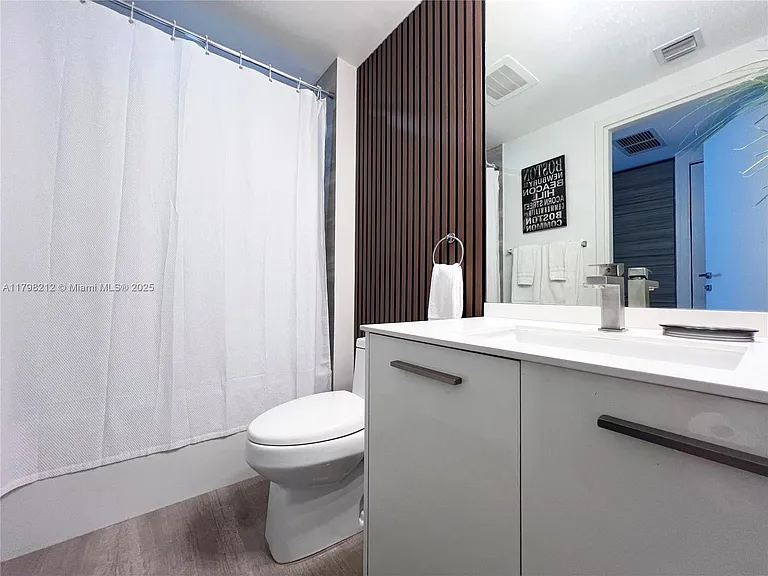 1300 Brickell Bay Dr #U1813 — Photo 10