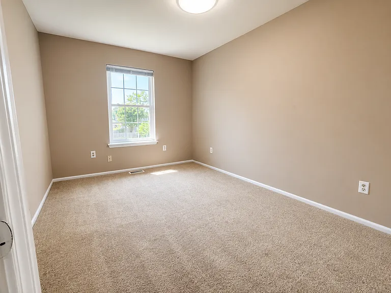 95 Auckland Dr — Photo 12