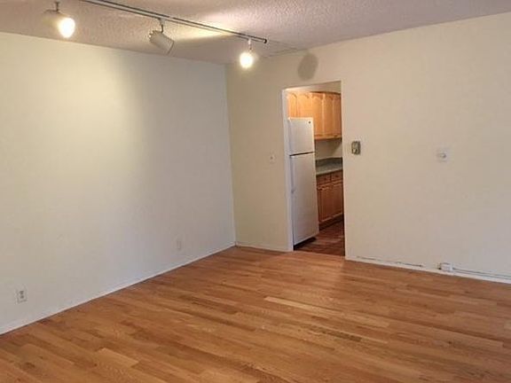 4th image of 77 Pond Ave #407A