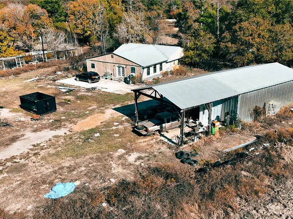 151 Palamino Ct, Paige, TX 78659