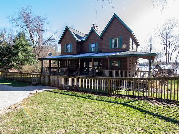 2nd image of 62477 Chestnut Dr