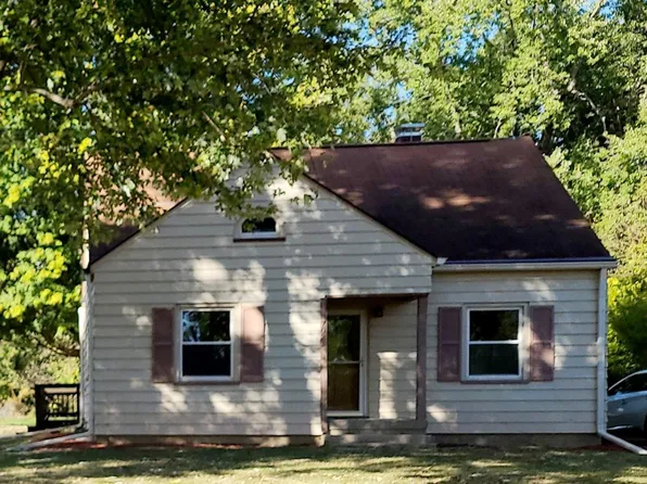 7021 W Southport Rd, Peoria, IL 61615