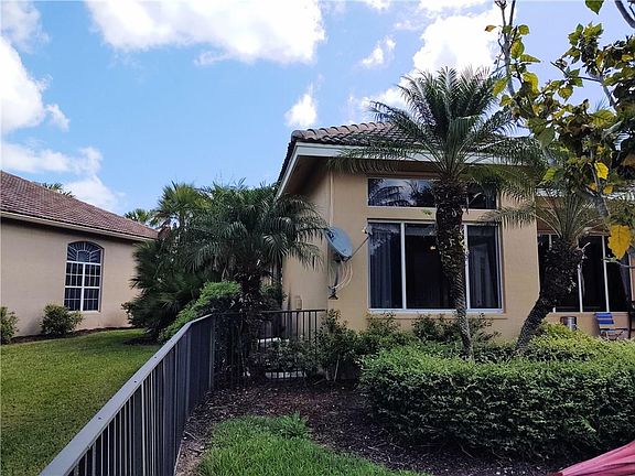 5th image of 9644 Crooked Stick Ln