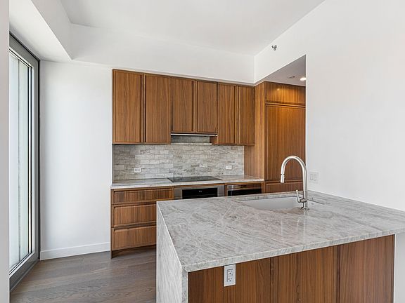 4th image of 30 E 31st St #28