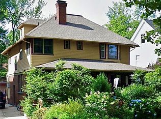 2810 Coleridge Rd, Cleveland Heights, OH