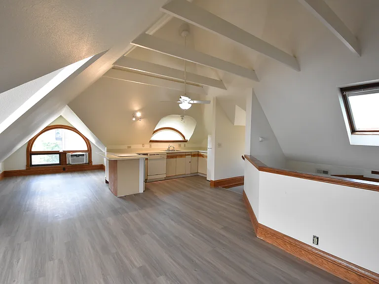 1929 Walnut St #3 — Photo 4