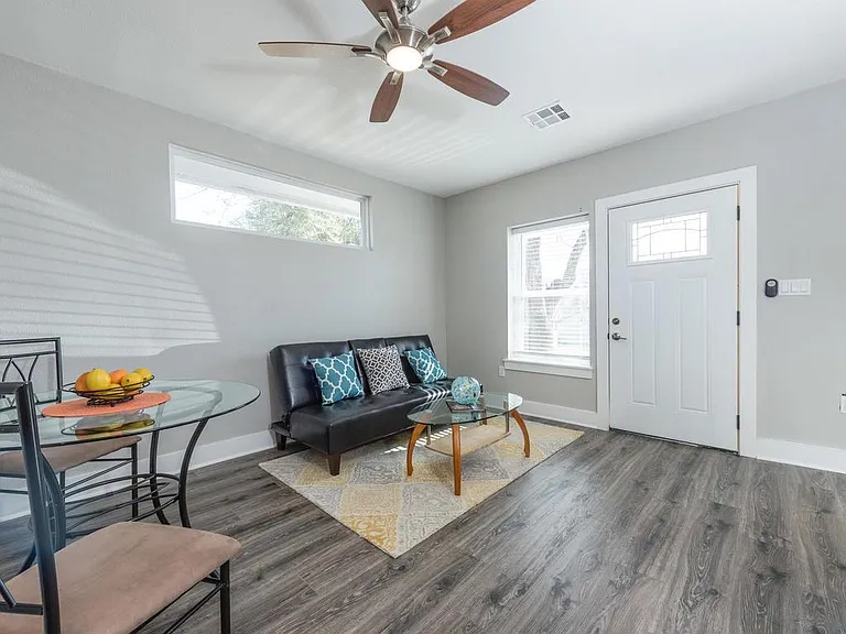 2326 Deadwood Dr #B — Photo 7
