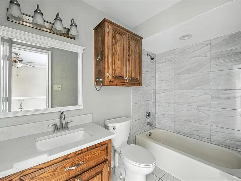 300 Saint Emelion Ct — Photo 24