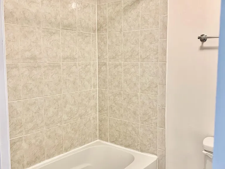 221 Baker St — Photo 23