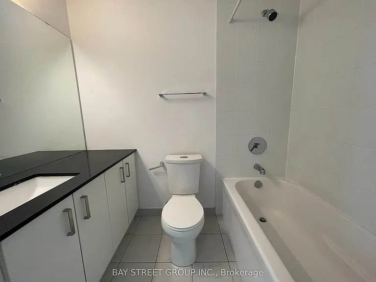 11611 Yonge St #512 — Photo 9