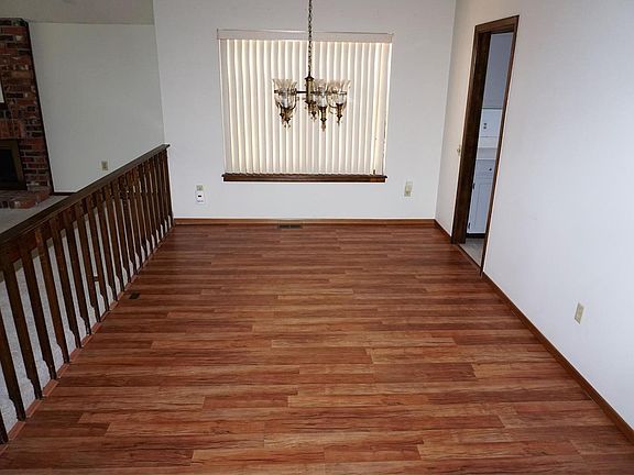 4th image of 8126 Carr Ct