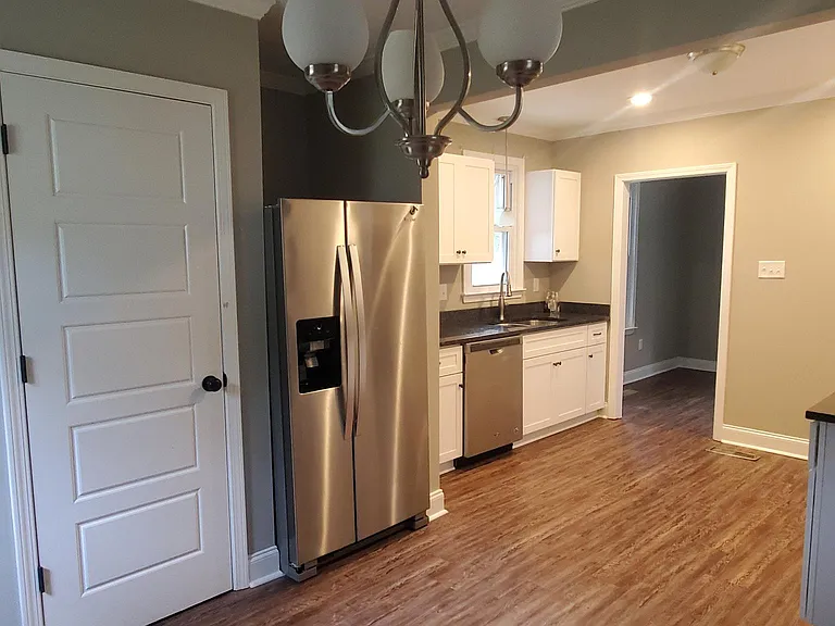 1711 Oak Dr — Photo 7