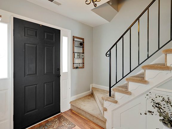 4th image of 70 Chestnut Dr